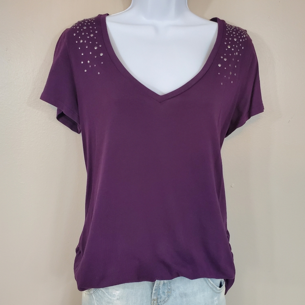 Gap V-Neck Cap Sleeve T-Shirt With Metal Accents and Shirred Sides